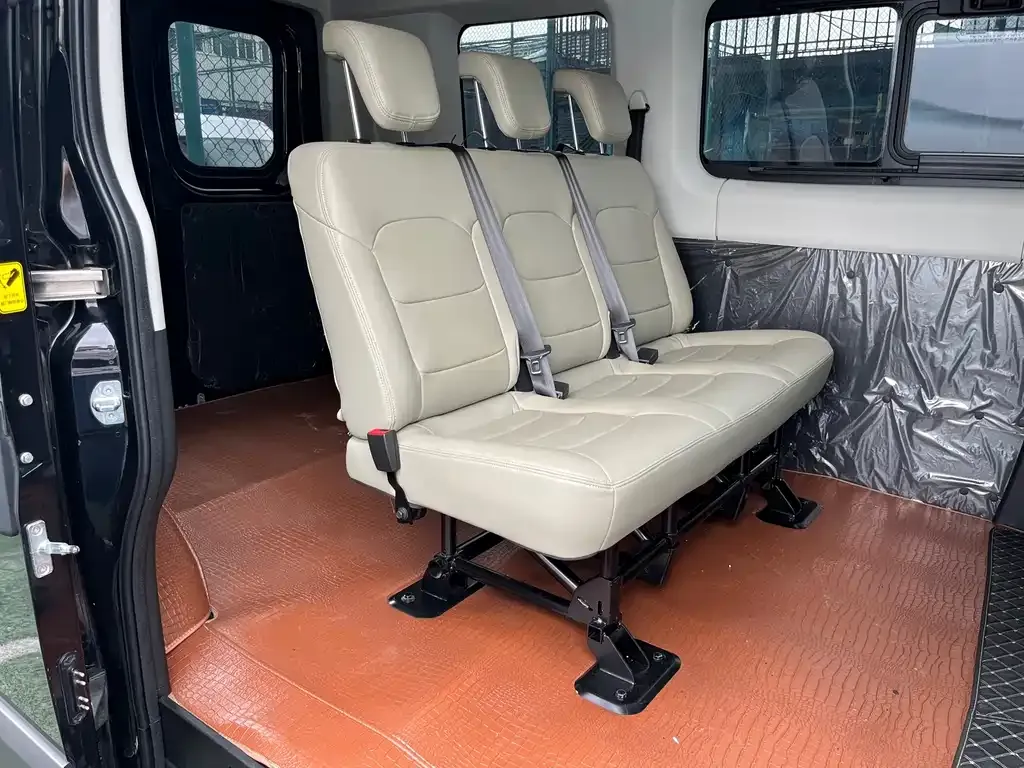 IVECO Ousheng — фото 6