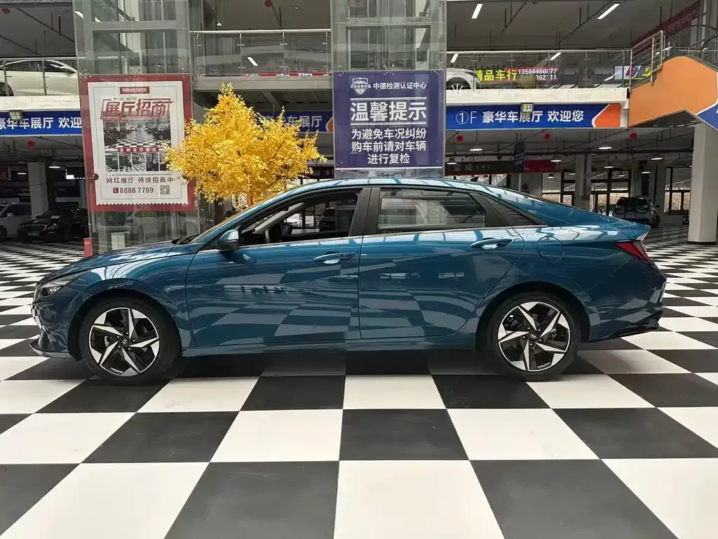 Hyundai Elantra — фото 10