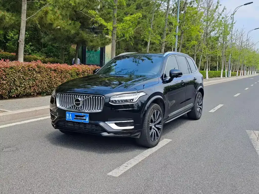 Volvo XC90 — фото 1