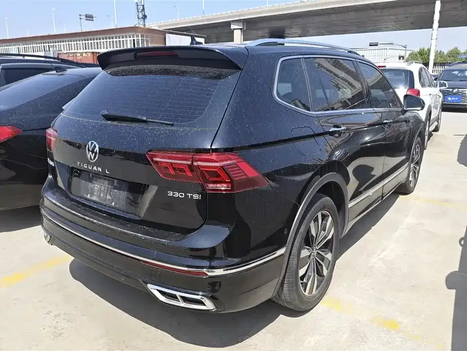 Volkswagen Tiguan L — фото 10