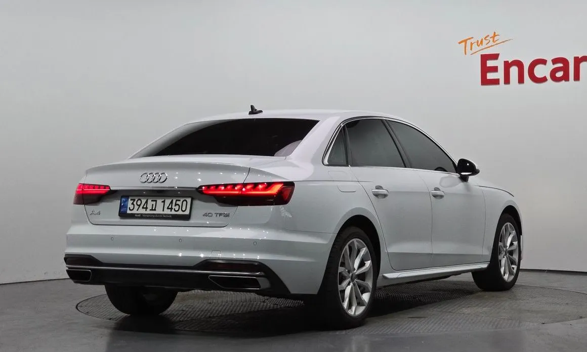Audi A4 — фото 2
