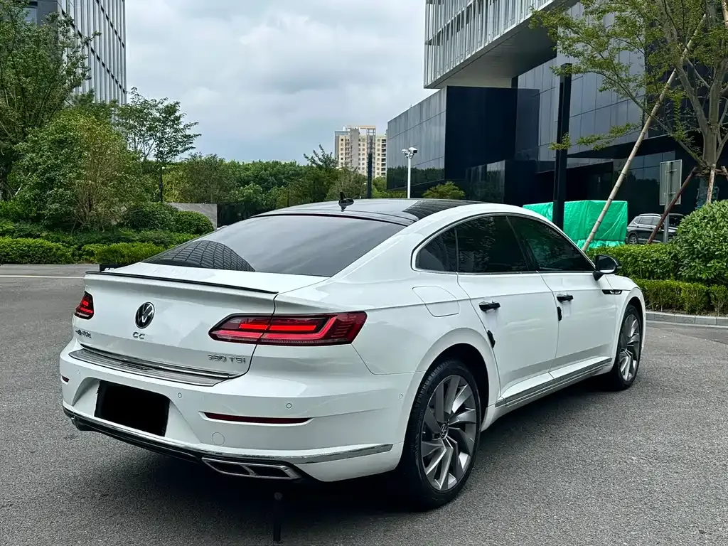 Volkswagen CC — фото 10