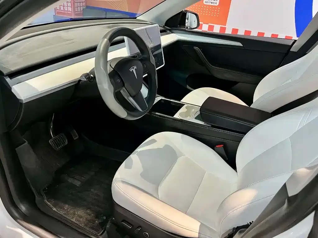 Tesla Model Y — фото 3