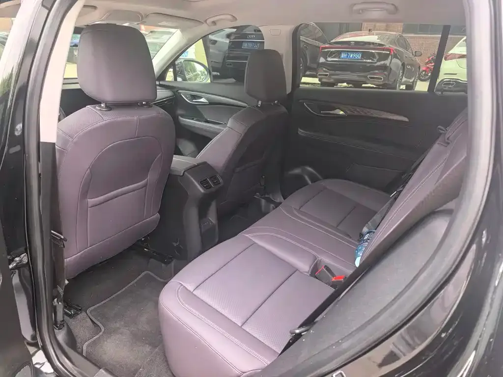 Buick Envision Plus — фото 8