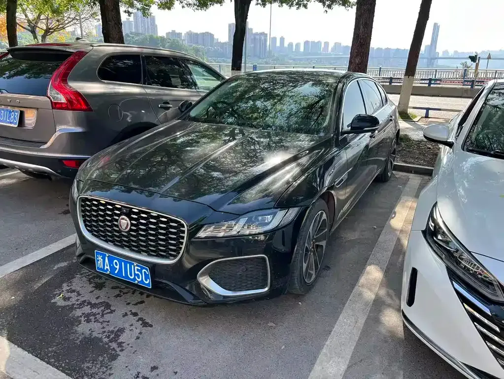 Jaguar XFL — фото 1