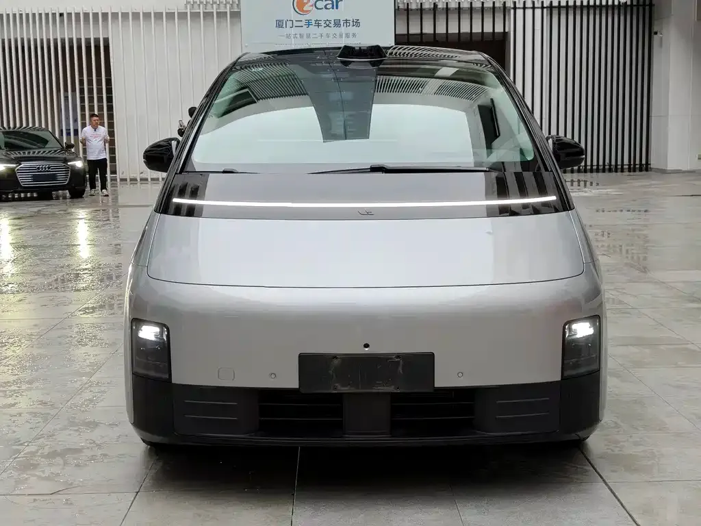 Li Auto MEGA — фото 7