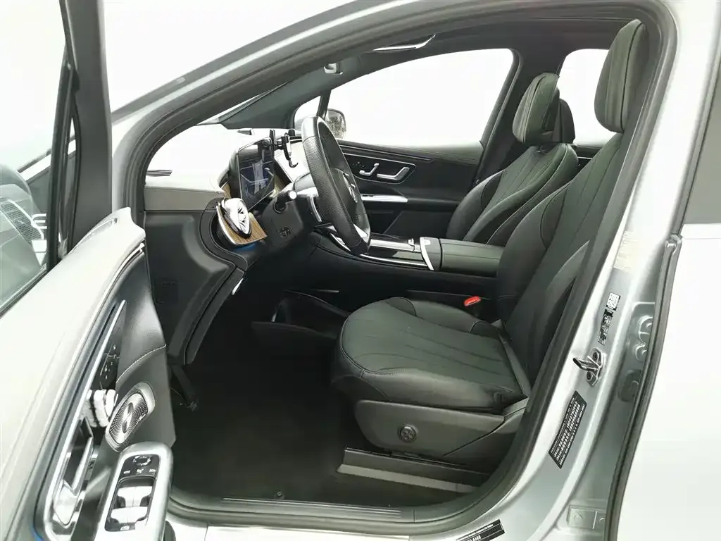 Mercedes-Benz EQE SUV — фото 10