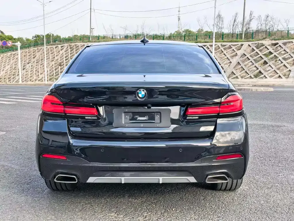 BMW 5 Series — фото 5