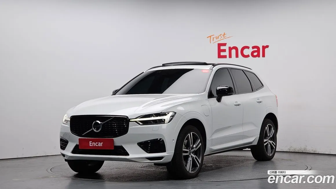 Volvo XC60 — фото 1