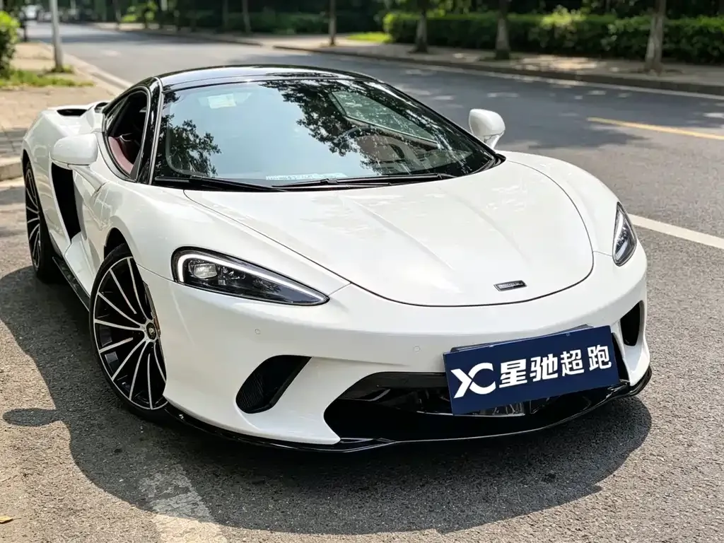 McLaren GT — фото 1