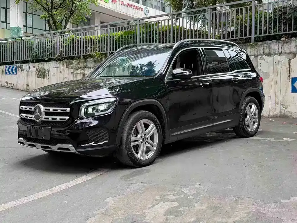 Mercedes-Benz GLB — фото 1