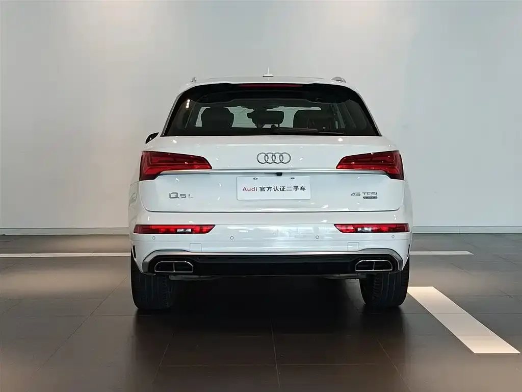 Audi Q5L — фото 6