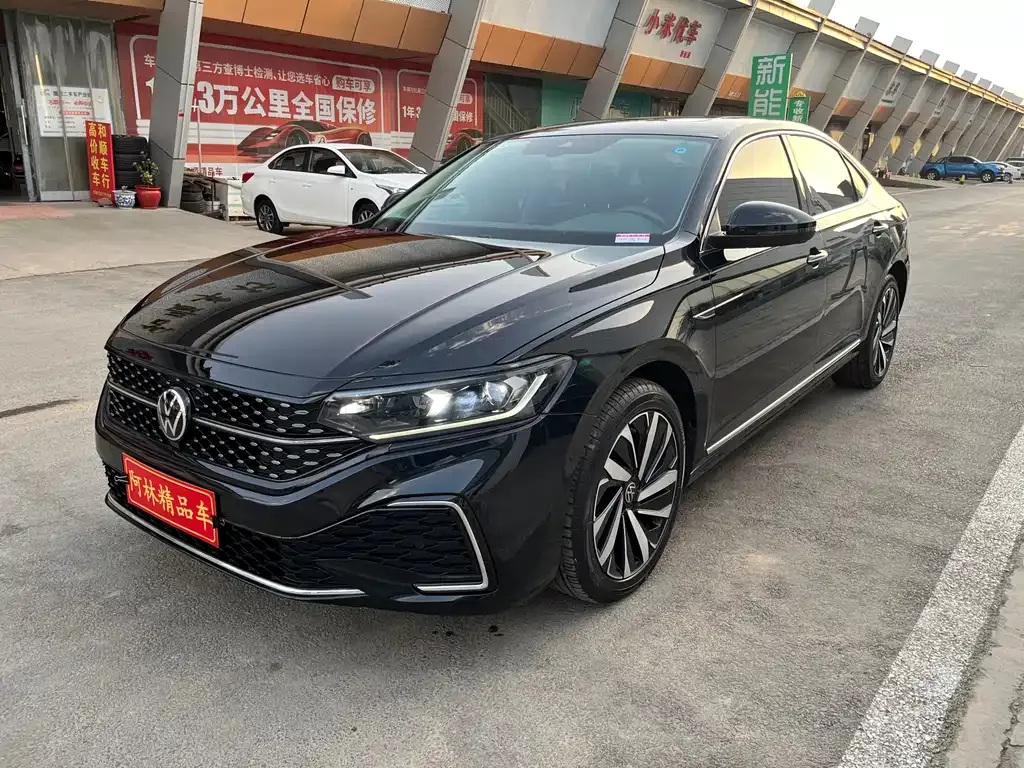 Volkswagen Passat — фото 1