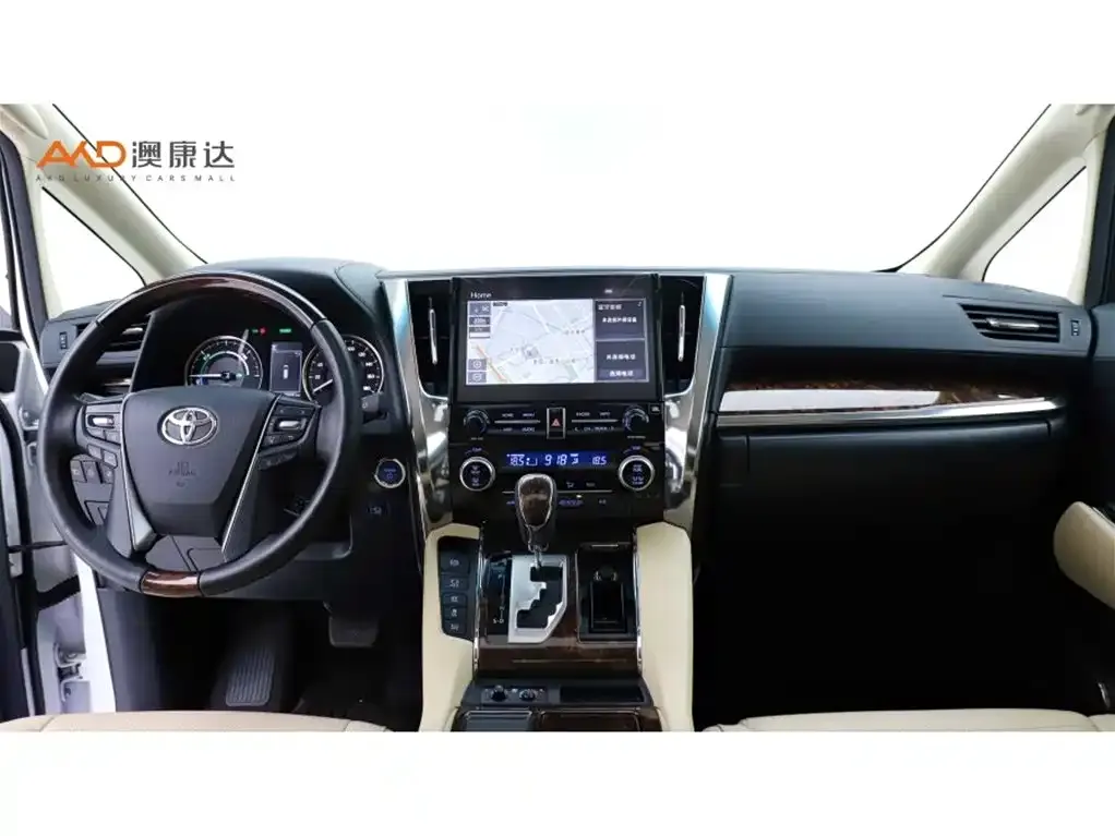 Toyota Alphard — фото 7