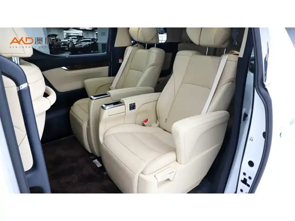 Toyota Alphard — фото 5