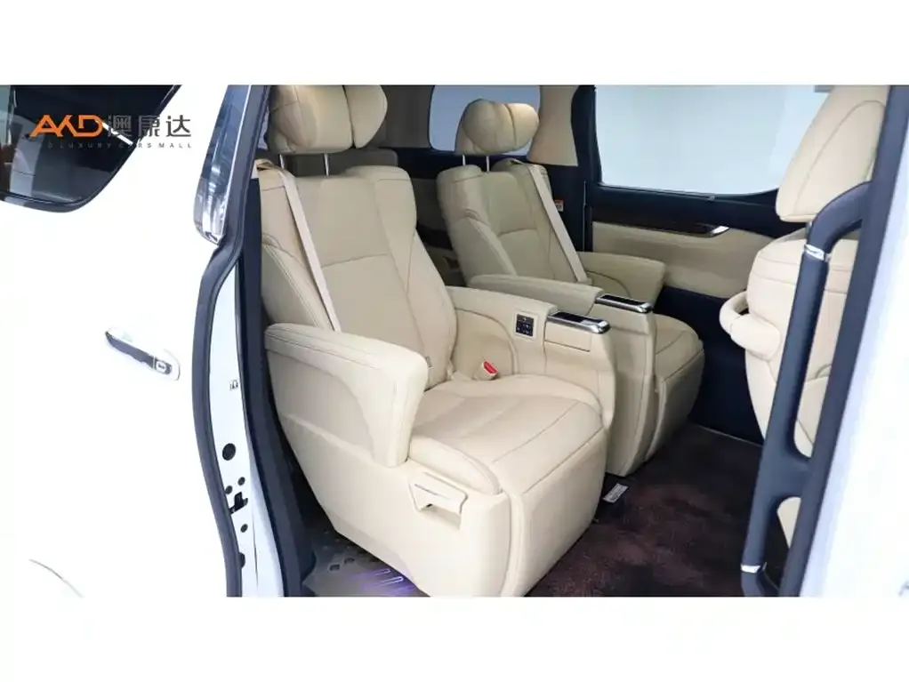 Toyota Alphard — фото 10
