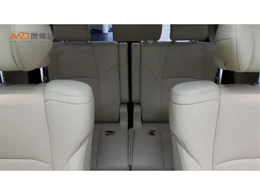 Toyota Alphard — фото 4
