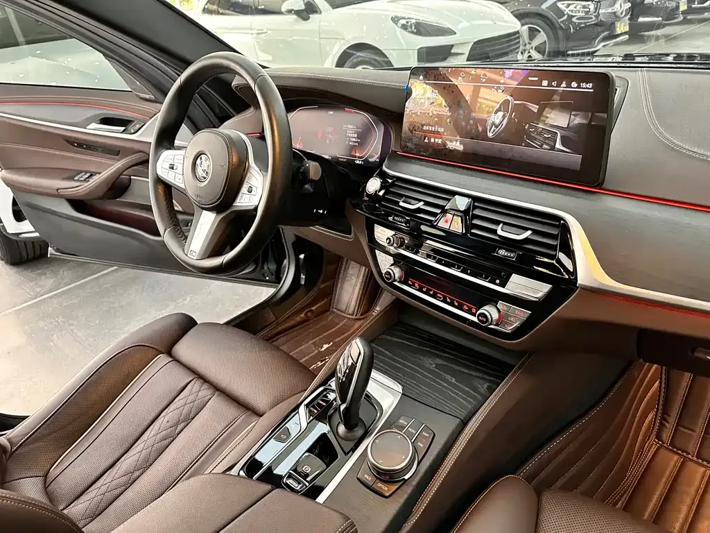 BMW 5 Series — фото 4