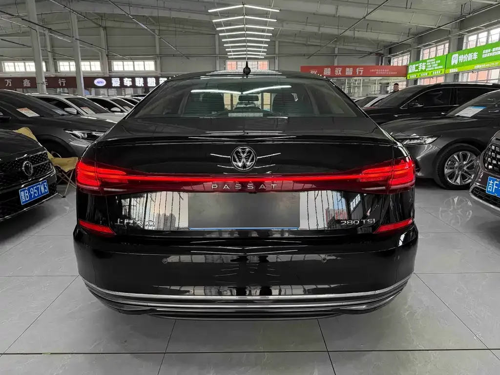 Volkswagen Passat — фото 7