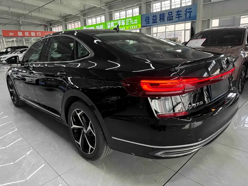 Volkswagen Passat — фото 5