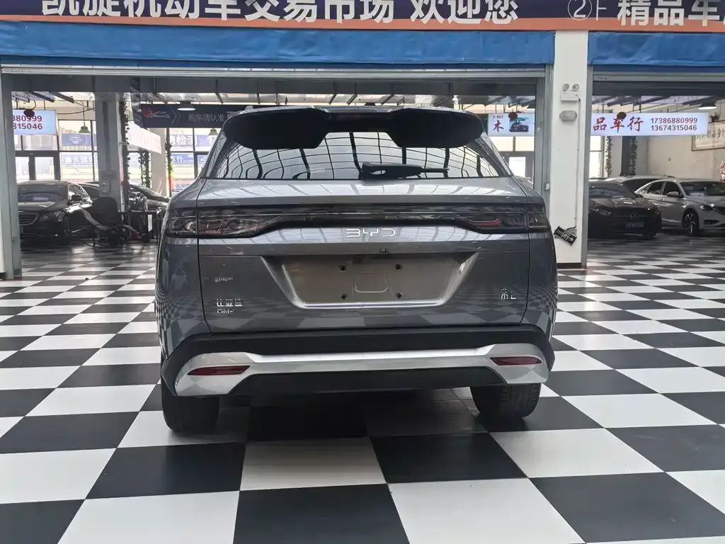 BYD L DM-i — фото 4