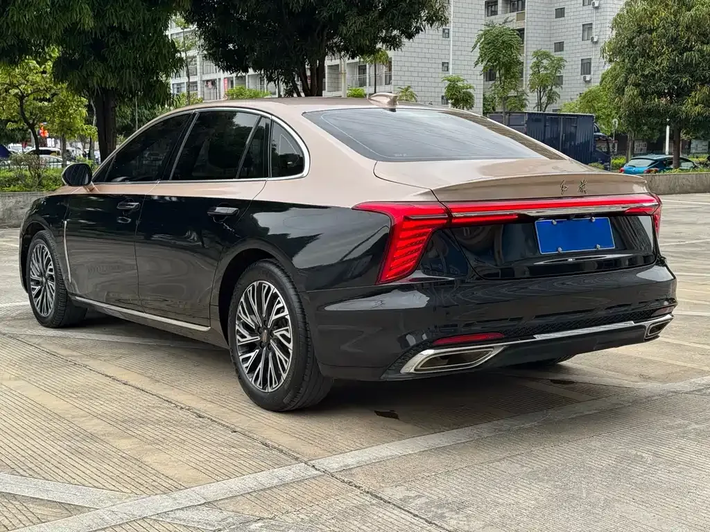 Hongqi H5 — фото 8