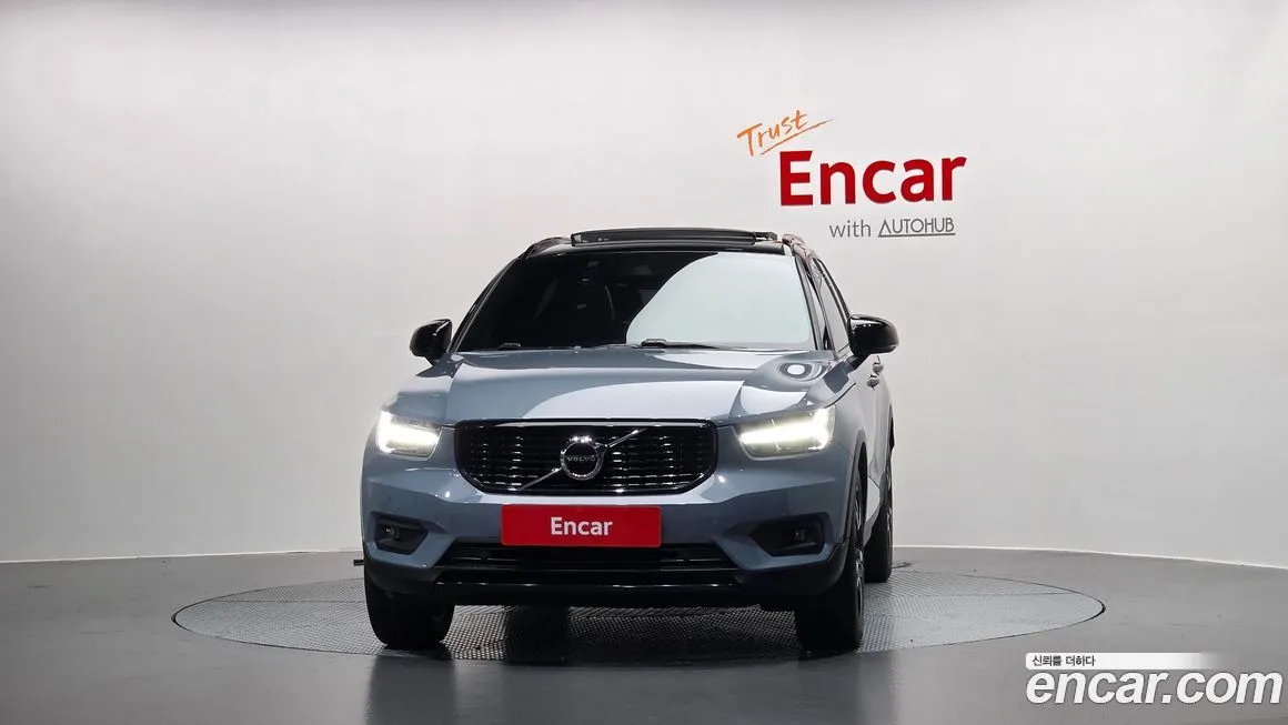 Volvo XC40 — фото 5