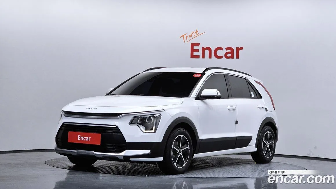 Kia Niro — фото 1