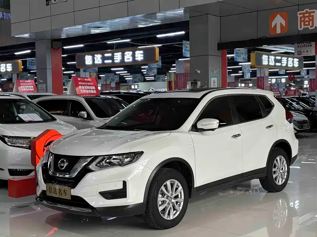 Nissan X-Trail — фото 1