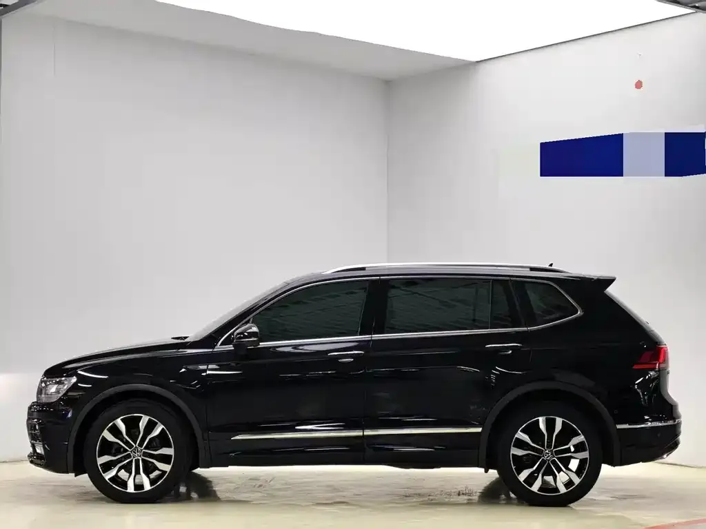 Volkswagen Tiguan L — фото 2