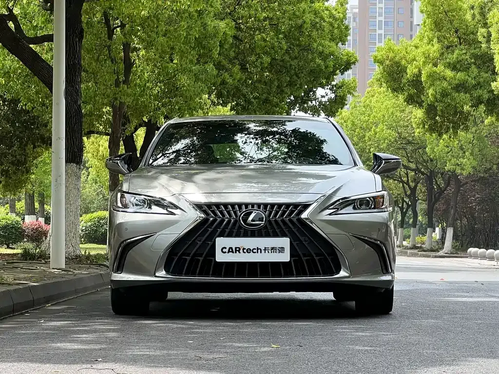 Lexus ES — фото 9