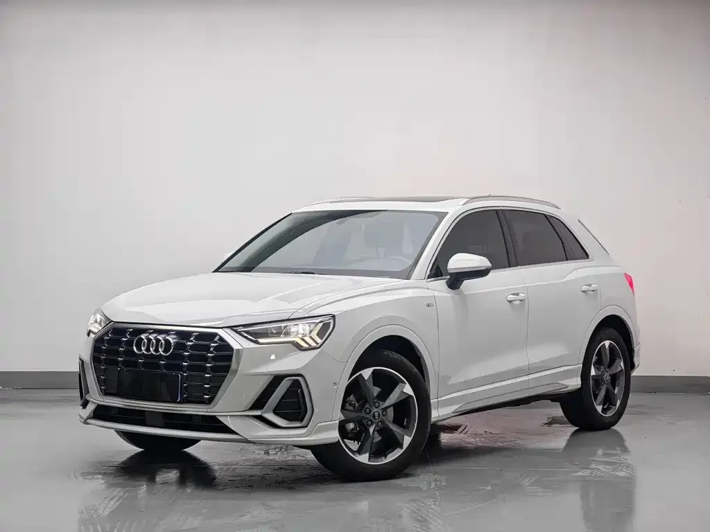 Audi Q3 — фото 1