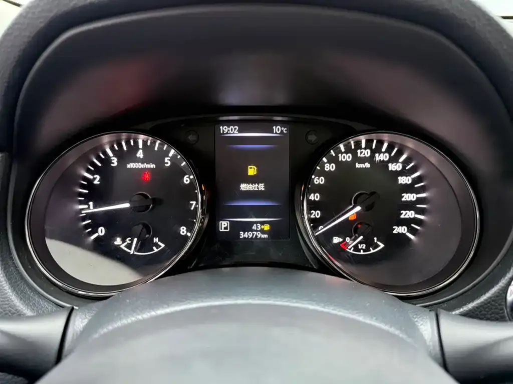 Nissan X-Trail — фото 4