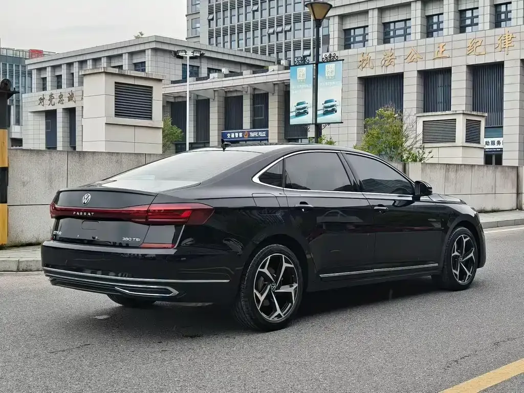 Volkswagen Passat — фото 9