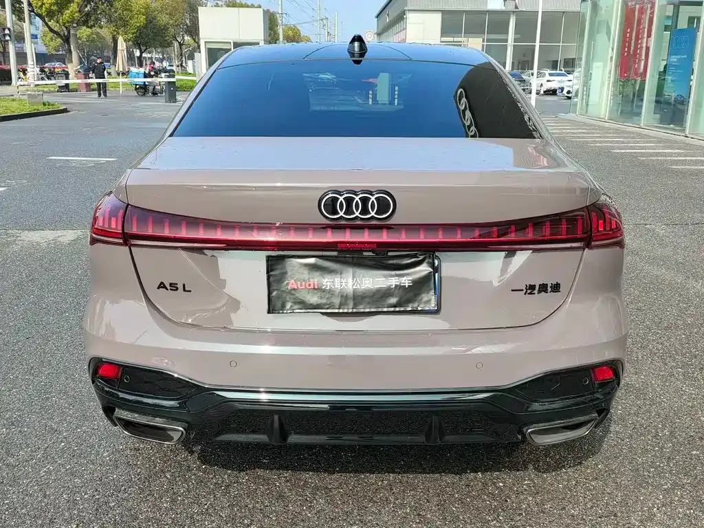 Audi A5L — фото 2