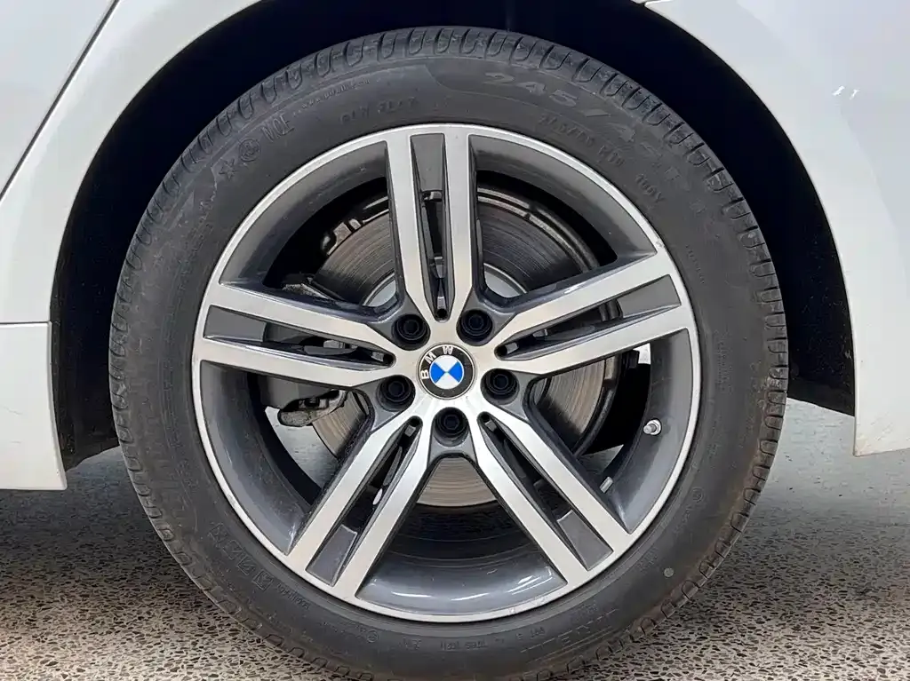 BMW 5 Series — фото 4
