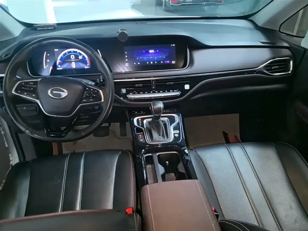 GAC Motor Trumpchi M6 — фото 10