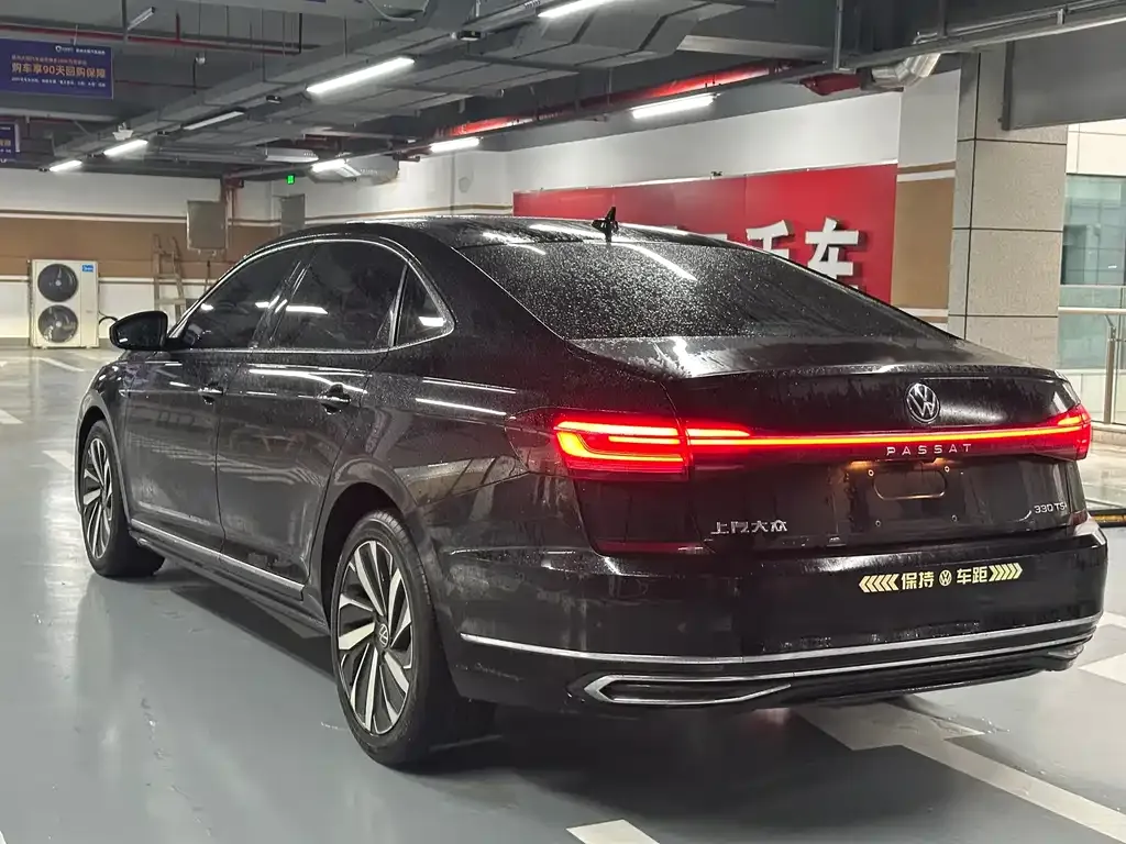 Volkswagen Passat — фото 7