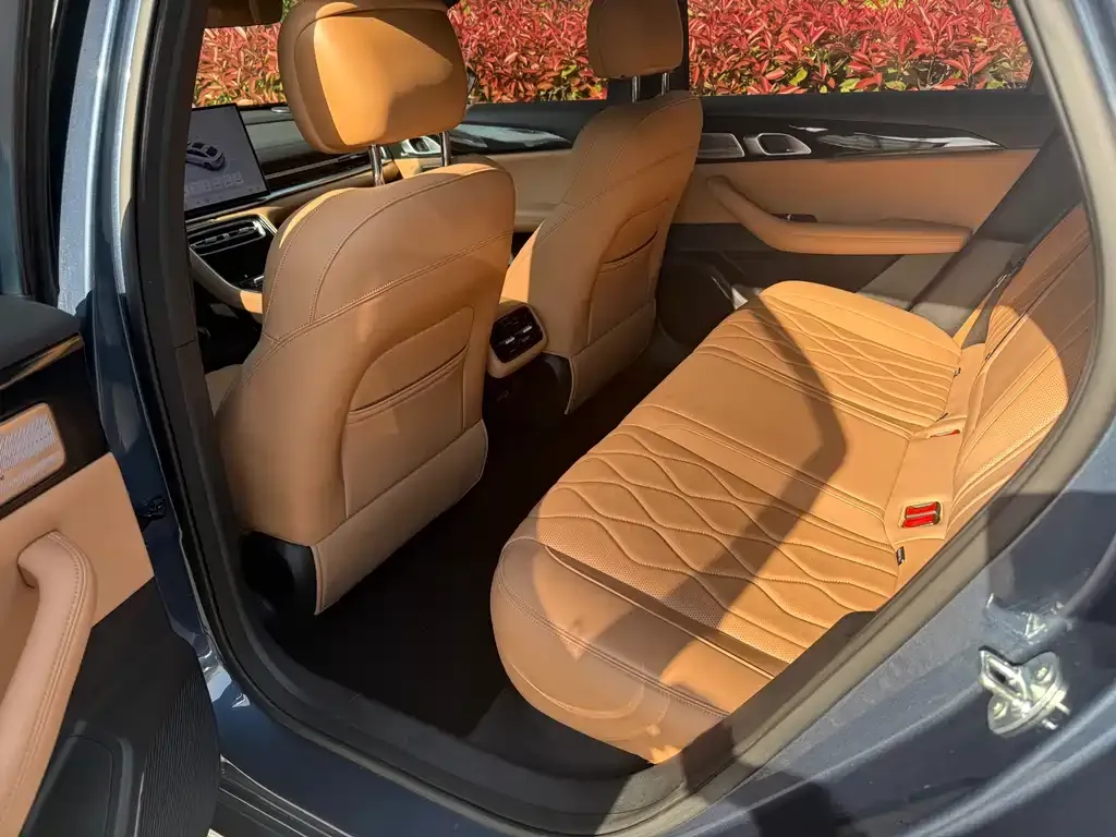Geely Galaxy A7 — фото 4