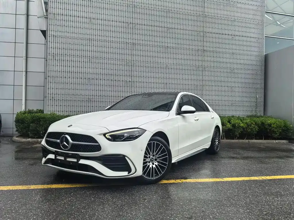 Mercedes-Benz C-Class — фото 1