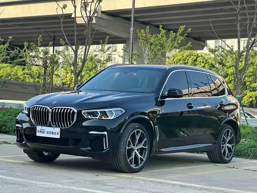 BMW X5 — фото 1