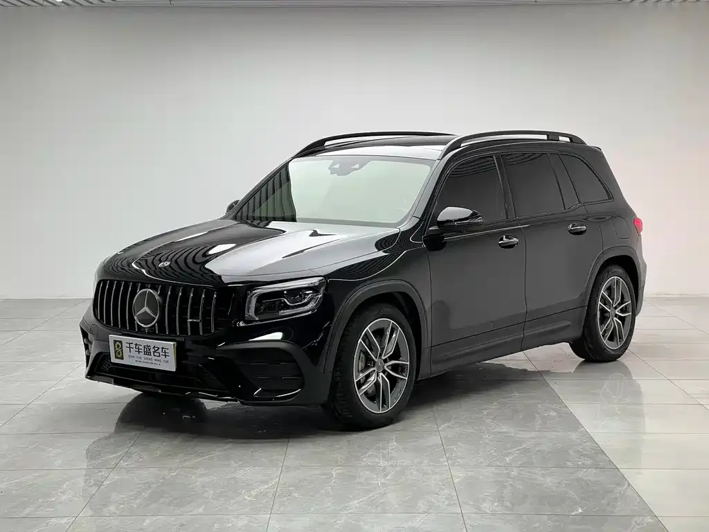Mercedes-Benz GLB AMG — фото 1