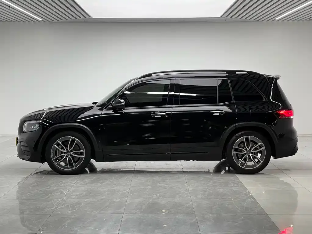 Mercedes-Benz GLB AMG — фото 7