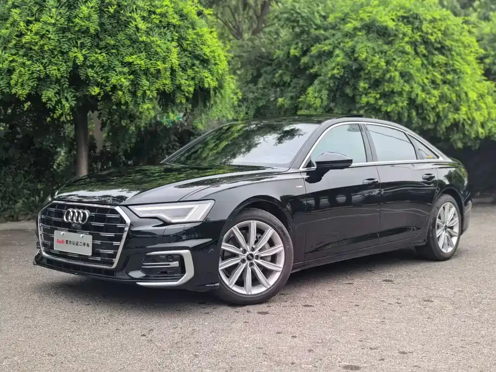 Audi A6L — фото 1