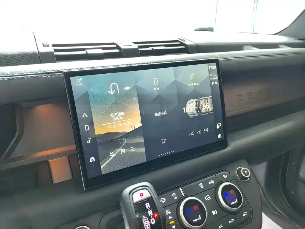 Land Rover Defender — фото 10
