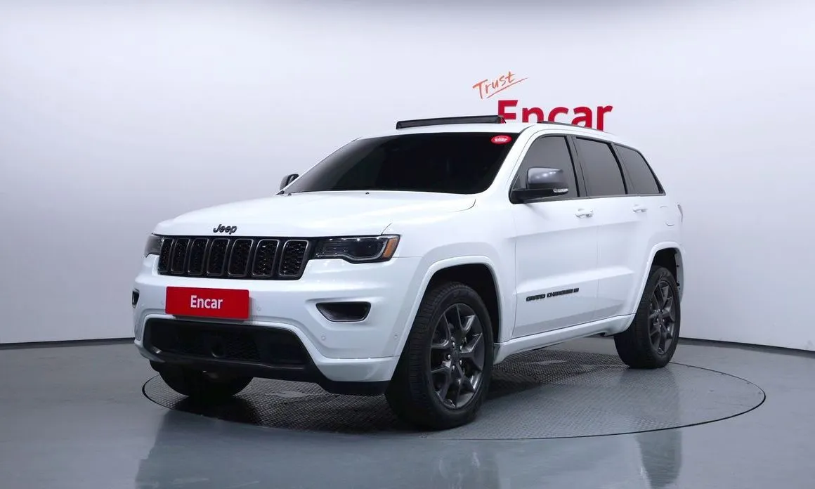 Jeep Cherokee — фото 1