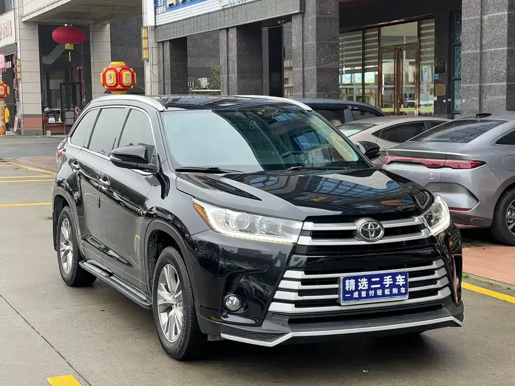 Toyota Highlander — фото 4