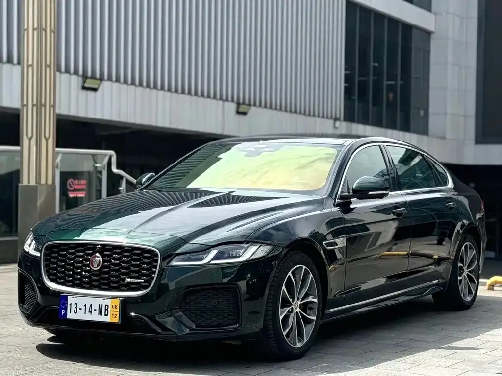 Jaguar XFL — фото 1