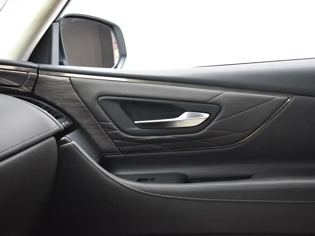Toyota Vellfire — фото 7