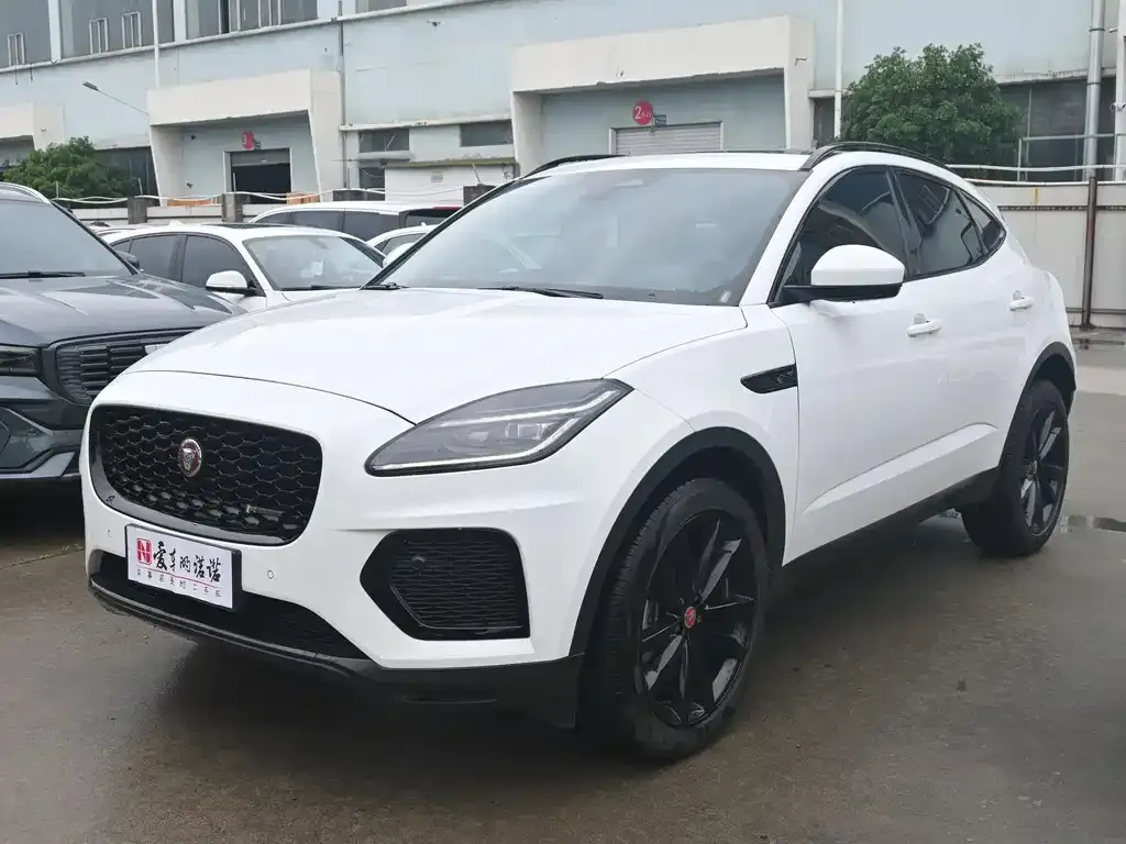 Jaguar E-PACE — фото 1
